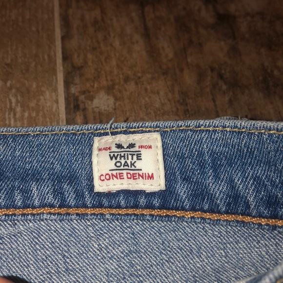 Light Wash Levi’s 511 White Oak Denim Jeans - Picture 4 of 6